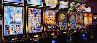Berbagai pilihan permainan Togel Online dan Slot Games tersedia di aplikasi mobile larasati4d
